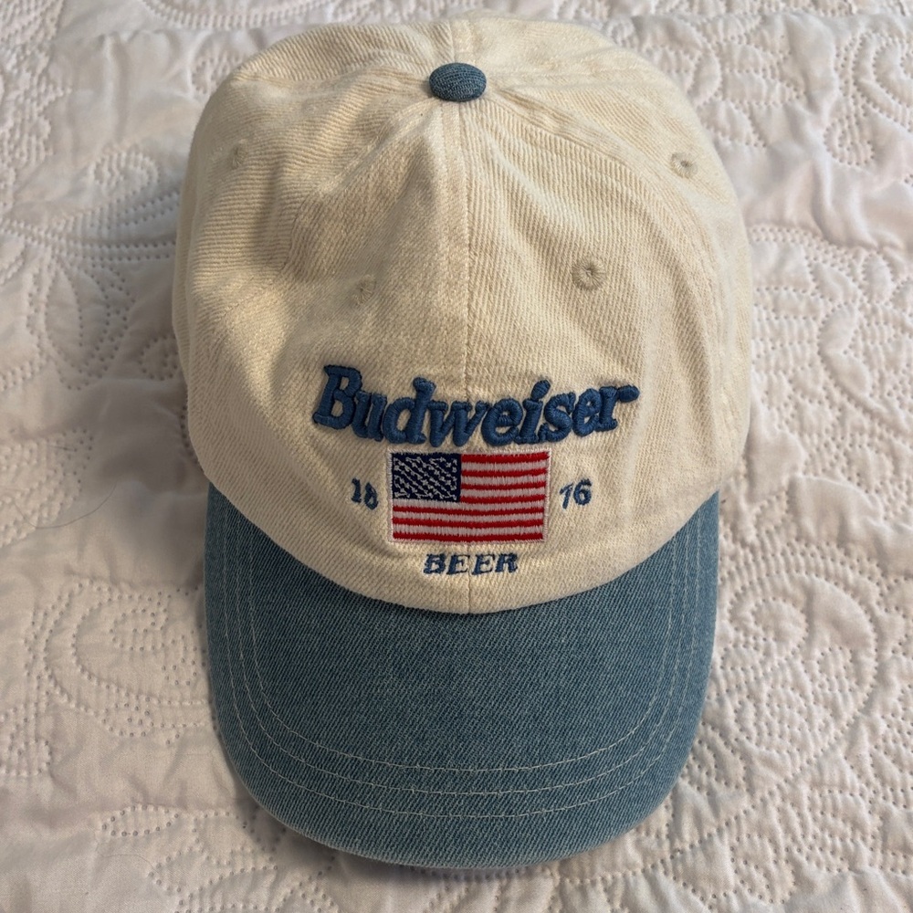 NWOT! Budweiser Ball Cap with American Flag, Unisex